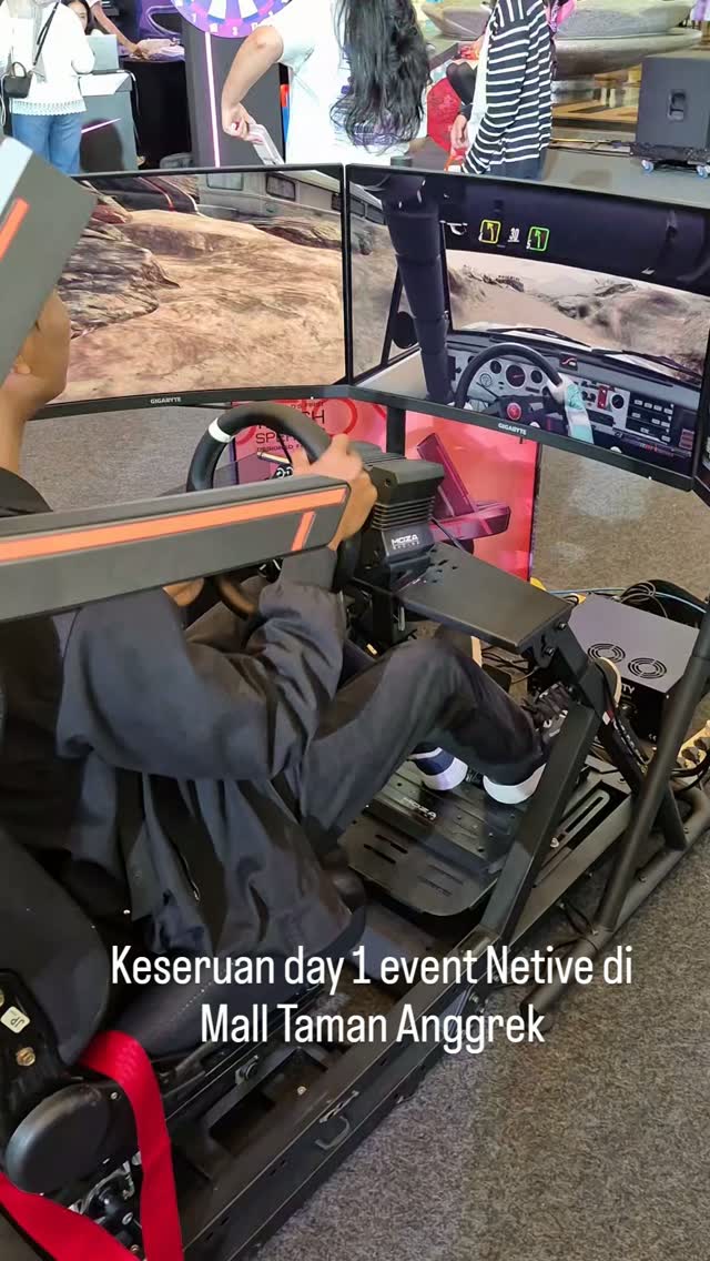 Langsung DM aja yg mau tanya2👌🏻 Racing Simulator Flight Simulator Arcade Virtual Reality #netive #malltamananggrek #experiencefirst #gamingsetup