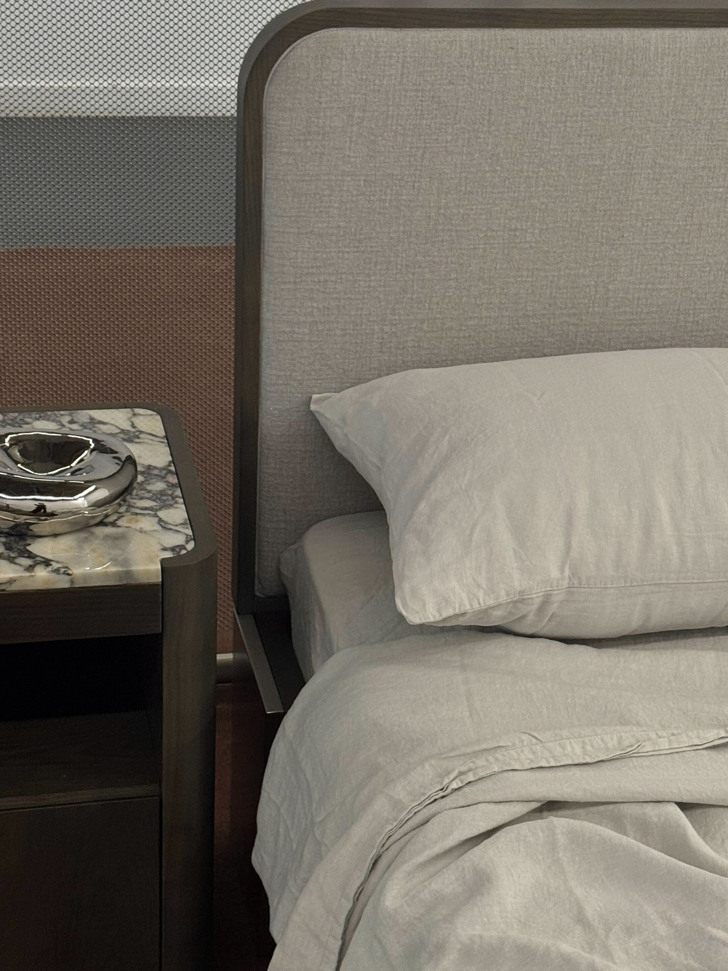 Two textures, one feeling: soft.
@nomi_studio latest bed, dressed in our Belgian linen sheets and topped with our jersey cashmere throw. This is what quiet comfort looks like.